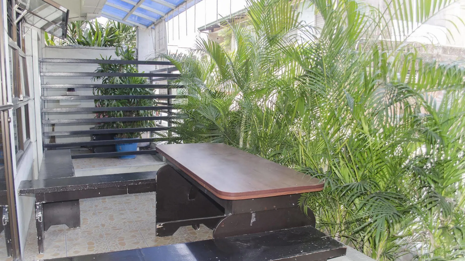 Tarasa Hostel Manila Pasay